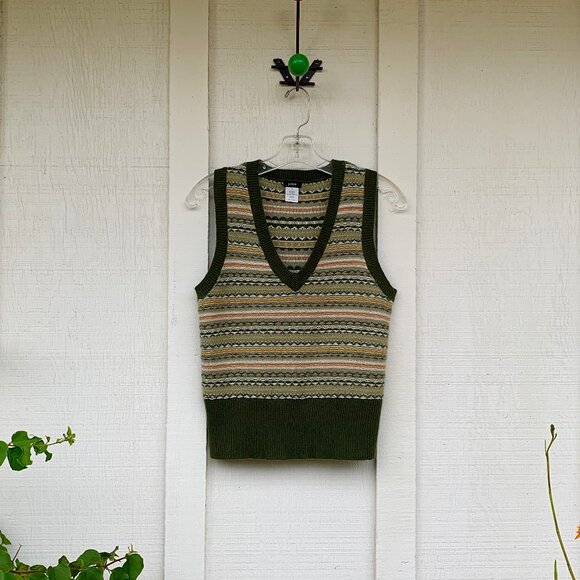 J. Crew soft v-neck sleeveless sweater - Picture 1 of 6